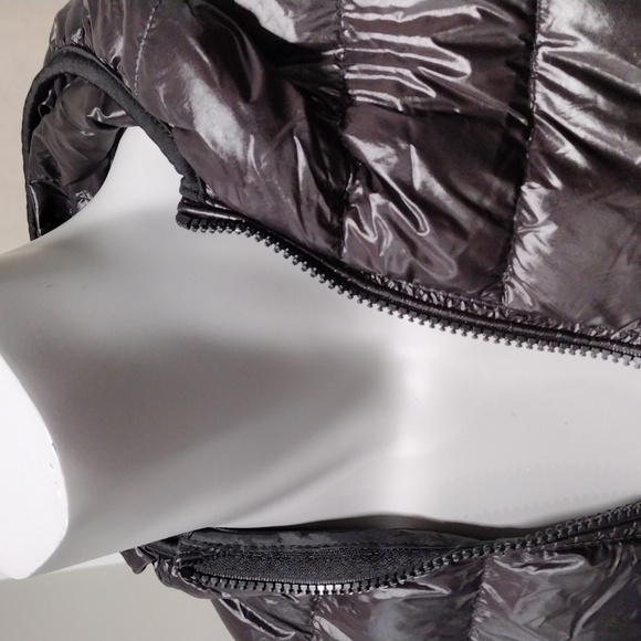 Sarin Matthews black nylon wet look down puffer jacket. Mint condition. Large - Picture 5 of 10